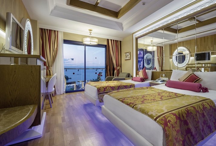 Granada Luxury Okurcalar Hotel