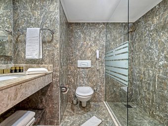 Incekum Beach Resort - Beispiel Bad (Zimmercodierungen DE1, DB1 & DC1)