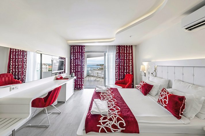Laguna Beach Alya Resort & Spa