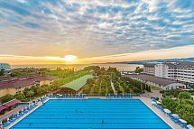 Lonicera World Hotel