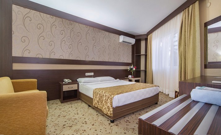 Lonicera World Hotel