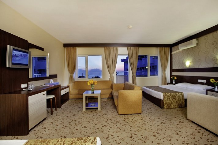 Lonicera World Hotel