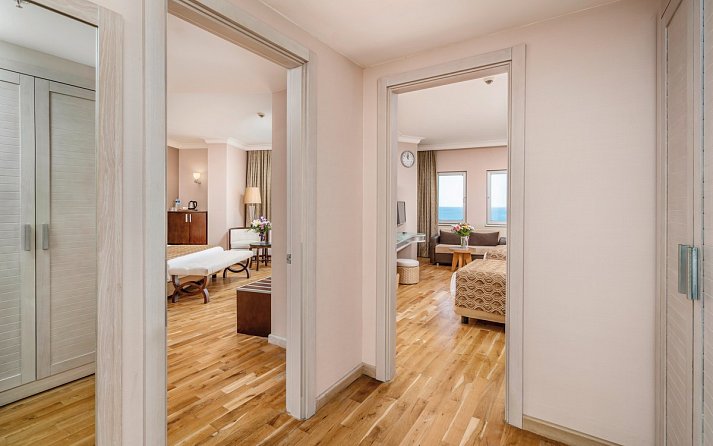 Mukarnas Resort & Spa - Wohnbeispiel Familienzimmer Meerblick (Zimmercodierung FBM)