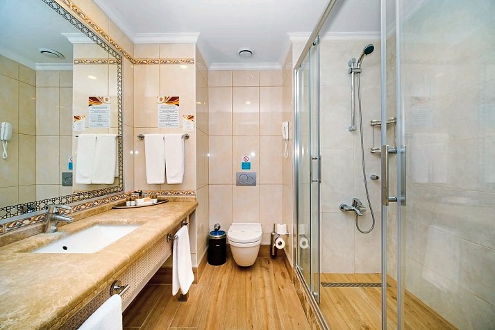 Mukarnas Resort & Spa - Beispiel Bad Familienzimmer (Zimmercodierungen FBL, FBM, FB3 & FB4)