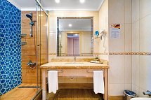 Mukarnas Resort & Spa - Beispiel Bad Doppelzimmer (Zimmercodierungen DEL, DC1, DBL, DCL, DBN, DCN, DBM & DCM)