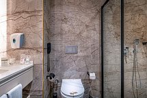 Mylome Luxury Hotel & Resort - Beispiel Bad Doppelzimmer (Zimmercodierungen DBL & DCL)