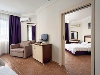 Kaila City Hotel - Wohnbeispiel Familienzimmer (Zimmercodierungen FB1 & FB2)