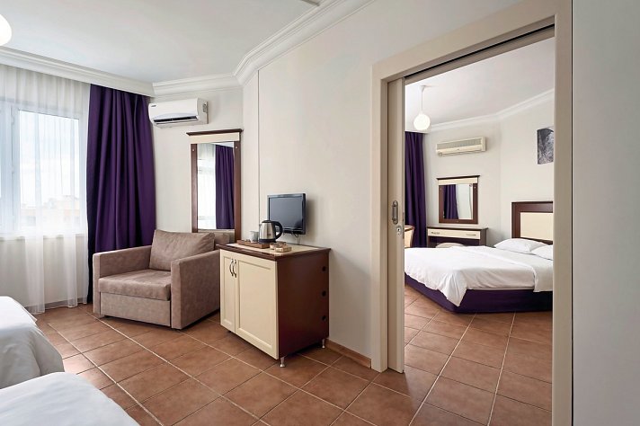 Kaila City Hotel