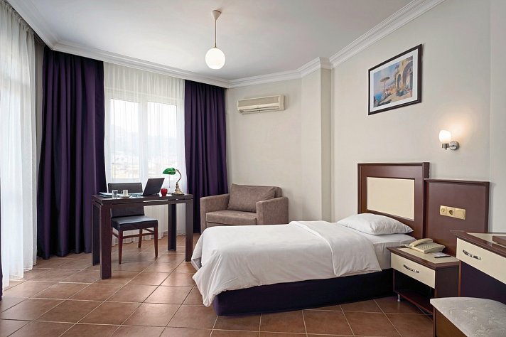 Kaila City Hotel