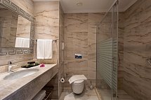 Oz Hotels Sui Resort - Beispiel Bad (Zimmercodierungen DE1, DB1, DC1, DBP, DCP, FB1 & FE1)