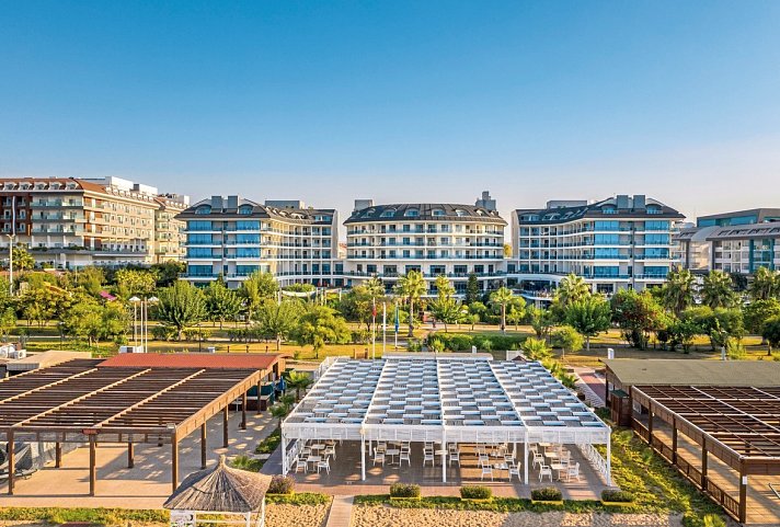 Commodore Elite Suites & Spa