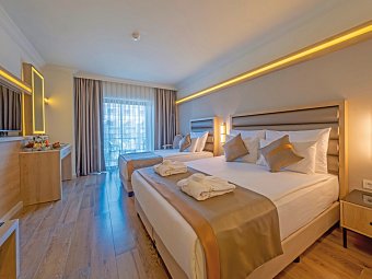 Aydinbey King's Palace & Spa - Wohnbeispiel Doppelzimmer seitl. Meerblick (Zimmercodierungen DBN & DCN)