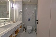Aydinbey King's Palace & Spa - Beispiel Bad Doppelzimmer (Zimmercodierungen DB1, DBN, DCN & DBM)