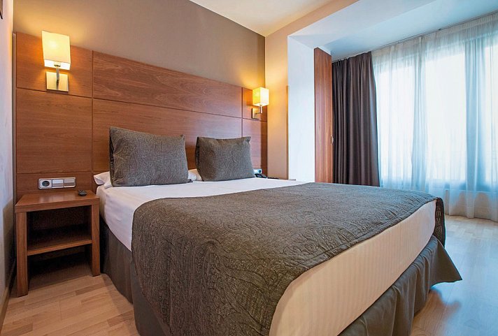 Hotel Via Augusta - Wohnbeispiel Doppelzimmer Standard (Zimmercodierung DG1)