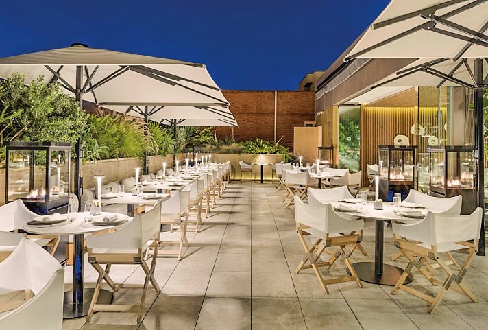 The One - ,,Mood Rooftop Bar