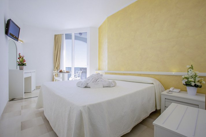 Grand Hotel Costa Brada - Wohnbeispiel Doppelzimmer Komfort (Zimmercodierung DF1)