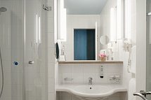ABION Spreebogen Waterside Hotel Berlin - Wohnbeispiel Deluxe Maritim Zimmer (Zimmercodierung DD1)