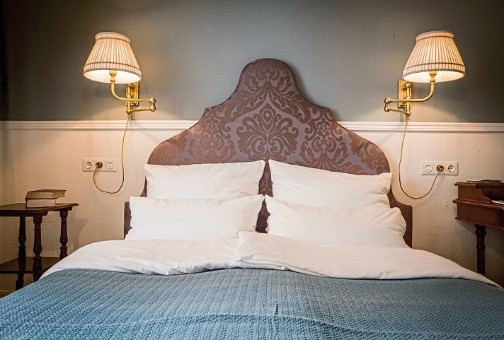 HENRI Hotel Berlin Kurfürstendamm - Wohnbeispiel Doppelzimmer Kabinett (Zimmercodierungen DB1, DB2, DB3, EB1, EB2, EB3, EB4 & EB5)