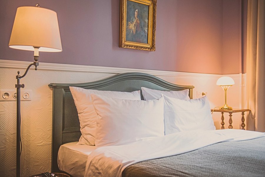 HENRI Hotel Berlin - Wohnbeispiel Doppelzimmer Kabinett (Zimmercodierungen DB1, DB2, EB4 & EB5)