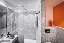 LOGINN Hotel Berlin Airport - Beispiel Bad (Zimmercodierungen DS1 & DS2)