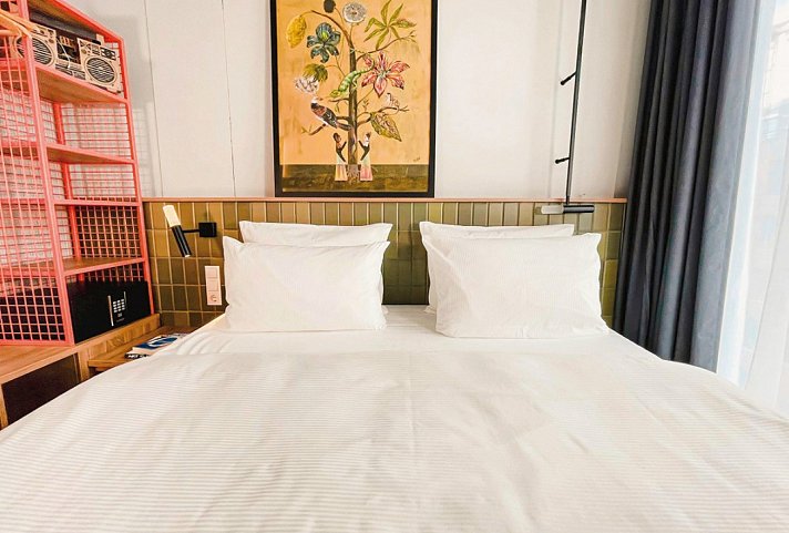 URBAN LOFT Berlin - Wohnbeispiel Doppelzimmer Urban Courtyard (Zimmercodierung DF2)