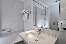 Greet Potsdam am Park Sanssouci - Beispiel Bad Doppelzimmer (Zimmercodierungen DB1 & DC1)