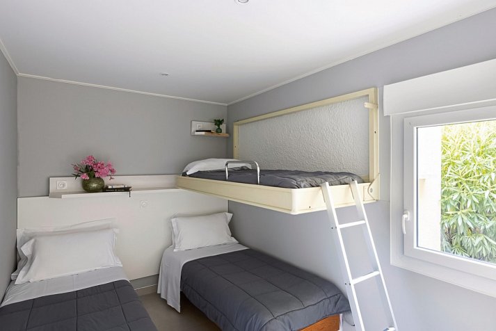 Résidence Marina d'Oru - Wohnbeispiel Appartement 1 Schlafzimmer ca. 36 qm (Zimmercodierung AB2)