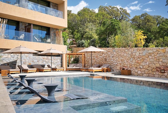 Les Regalia Hotel & Spa