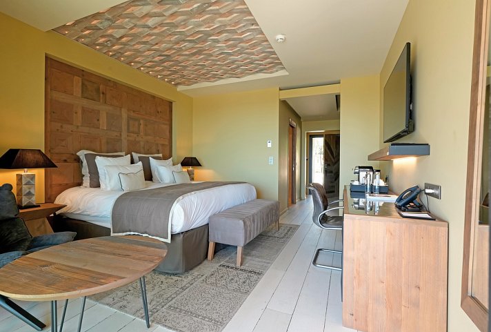 Les Regalia Hotel & Spa - Double Sea & Mountain View