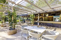 Let's Hyde Resort & Villas