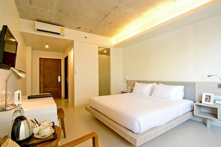 Sunshine Hotel & Residences