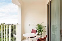 The Standard, Pattaya Na Jomtien - Balkonbeispiel Deluxe (Zimmercodierung UD1)