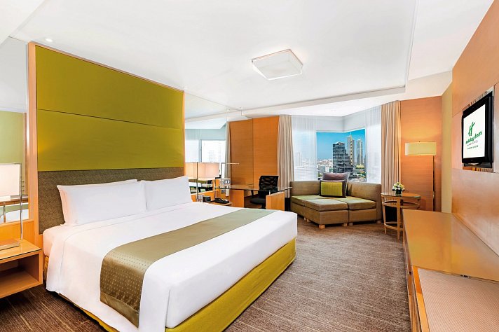 Holiday Inn Bangkok Silom