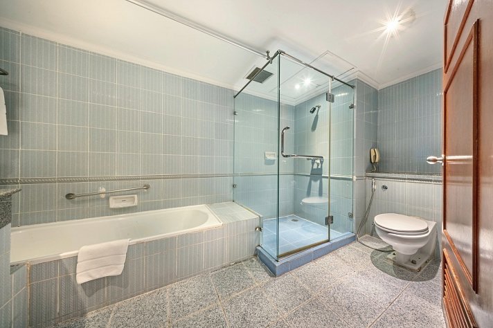 Royal Benja Hotel