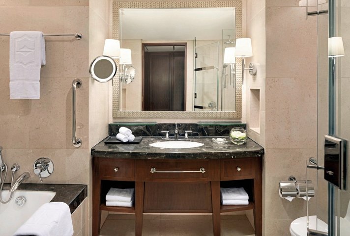 Shangri-La Hotel Bangkok - Badbeispiel Deluxe River View (Zimmercodierung UD3)