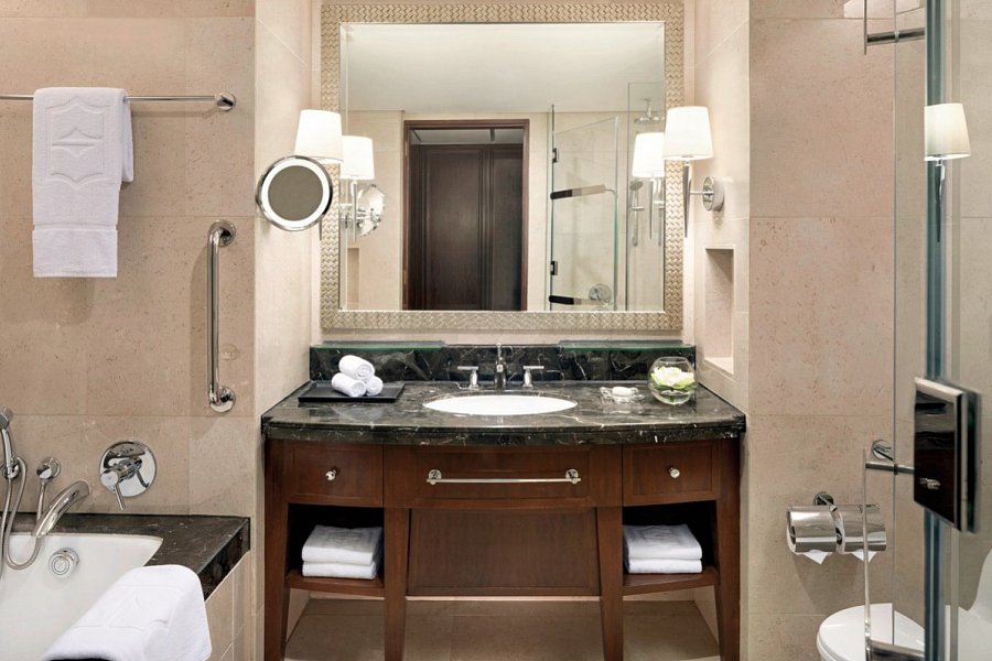 Shangri-La Hotel Bangkok - Badbeispiel Deluxe River View (Zimmercodierung UD3)