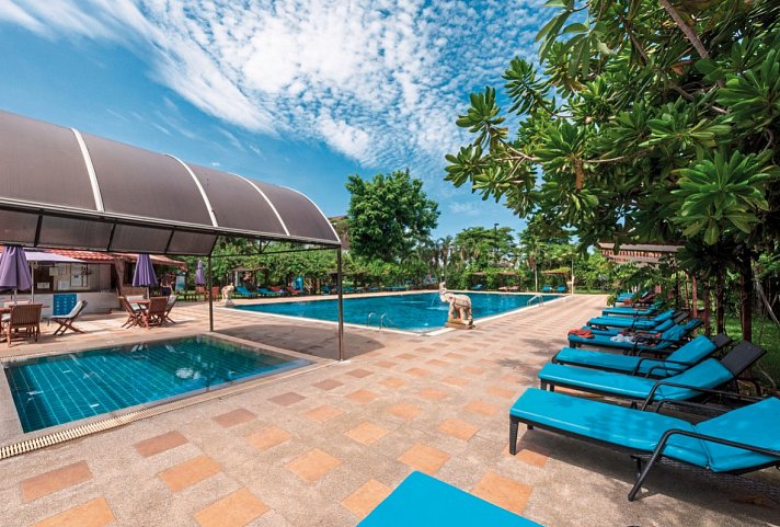 Pinnacle Grand Jomtien Resort & Beach Club