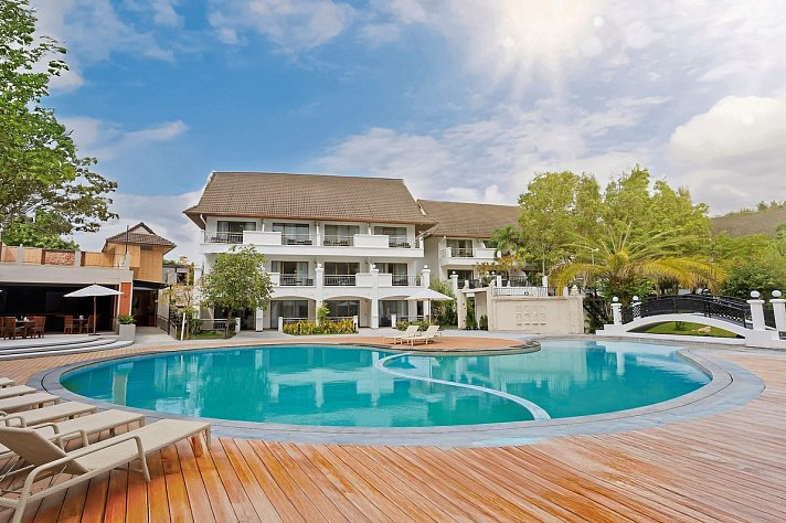 Pinnacle Grand Jomtien Resort & Beach Club
