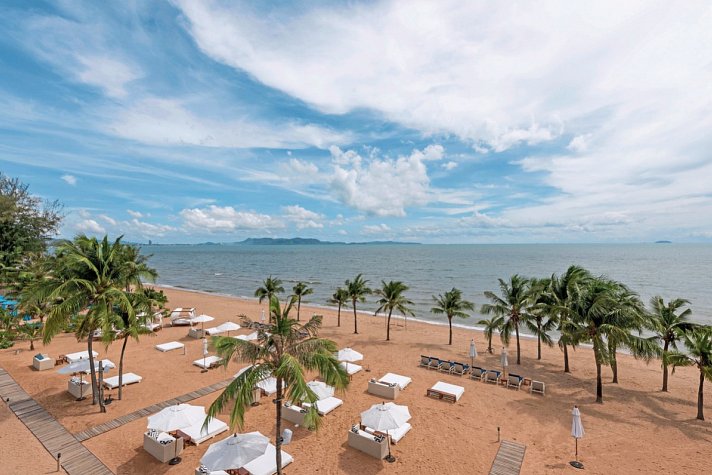 Pinnacle Grand Jomtien Resort & Beach Club