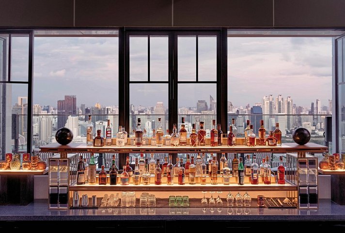 Kimpton Maa-Lai Bangkok - Bar.Yard