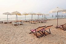 Long Beach Cha Am Resort