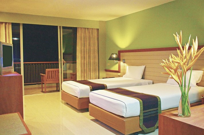 Long Beach Cha Am Resort