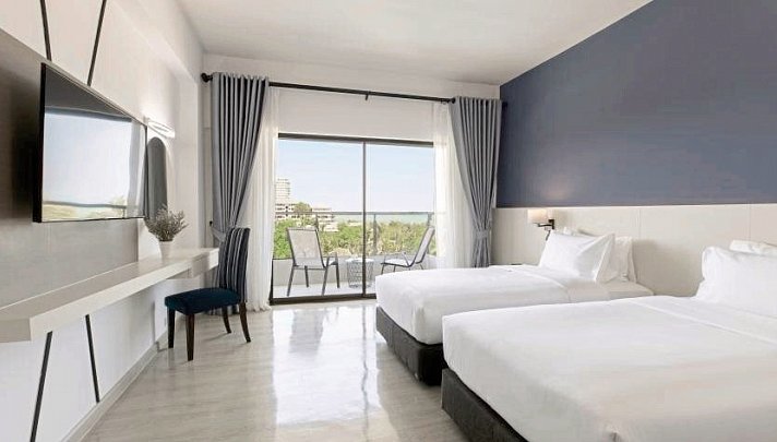 Centara Life Cha-Am Beach Resort Hua Hin
