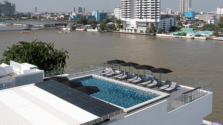The StandardX Bangkok Phra Arthit