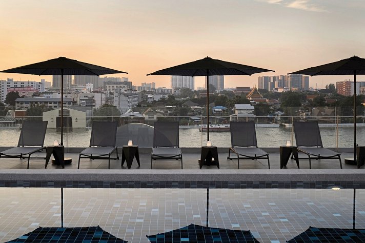 The StandardX Bangkok Phra Arthit