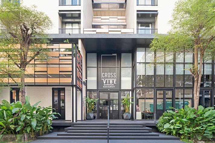 Cross Vibe Bangkok Sukhumvit