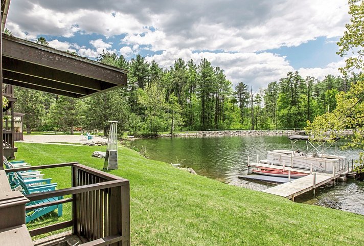 The Black Swan Lee - Lenox, an Ascend Collection Hotel