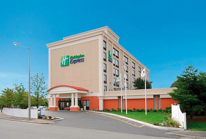Holiday Inn Express & Suites Boston - Cambridge