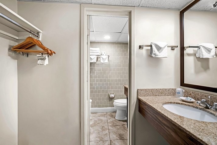 Best Western Merry Manor Inn