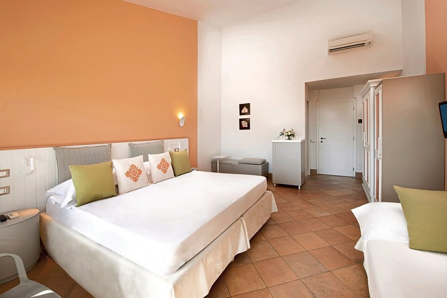 Chia Laguna - The Village - Wohnbeispiel Doppelzimmer Classic Cottage Balkon